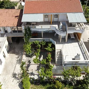 Rasin Apartments Pakoštane
